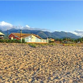 3 bedroom seaside villa with pool, Acharavi, sleeps 6